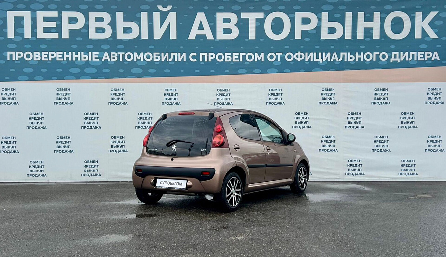 Peugeot 107, 2013г., передний привод, автомат