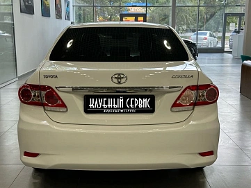 Toyota Corolla, 2013г, передний привод, автомат