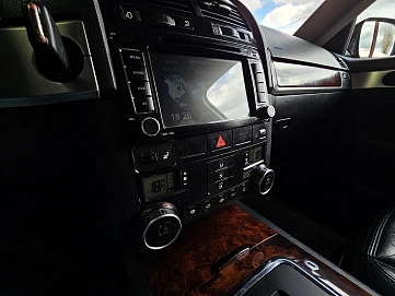 Volkswagen Touareg, 2005г., полный привод, автомат
