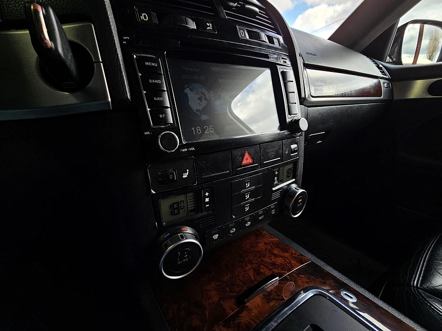 Volkswagen Touareg, 2005г., полный привод, автомат