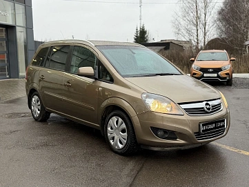 Opel Zafira, 2013г, передний привод, механика