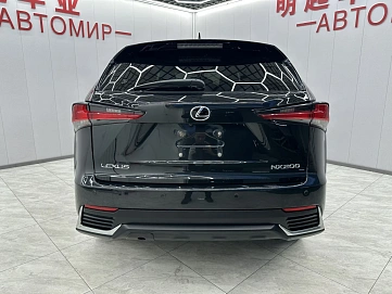 Lexus NX, 2021г, передний привод, вариатор