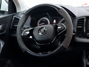 Skoda Karoq, 2021г, передний привод, автомат