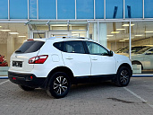 Nissan Qashqai, 2012г., передний привод, вариатор