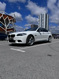 BMW 5 серии, 2014г, задний привод, автомат