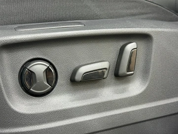 Skoda Karoq, 2025г, передний привод, робот