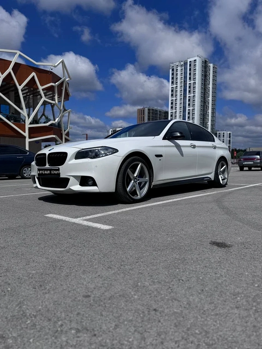 BMW 5 серии, 2014г., задний привод, автомат