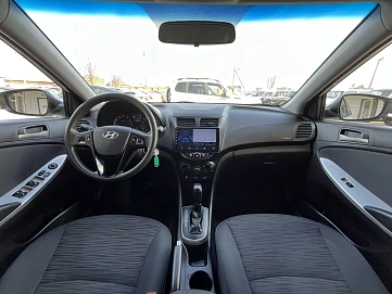 Hyundai Solaris, 2015г, передний привод, автомат