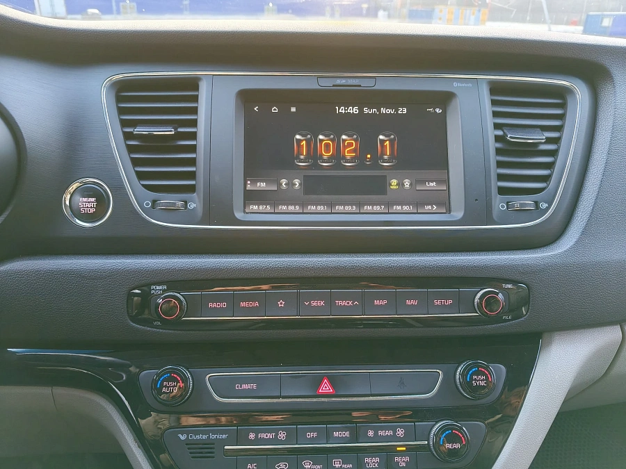 Kia Carnival, 2019г., передний привод, автомат