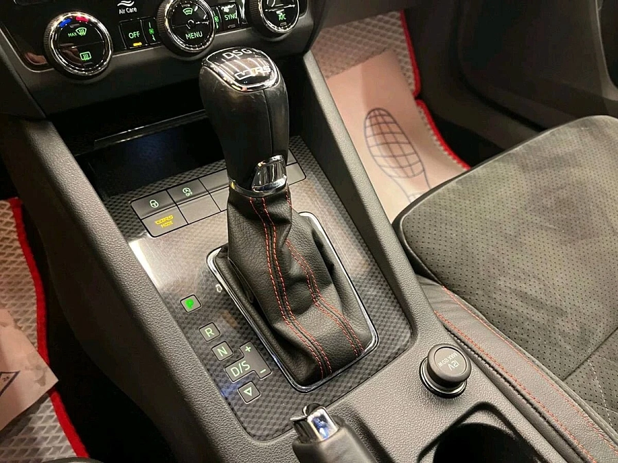 Skoda Octavia RS, 2018г., передний привод, робот