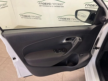 Volkswagen Polo, 2016г., передний привод, автомат