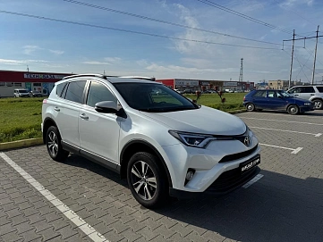 Toyota RAV4, 2019г, полный привод, автомат