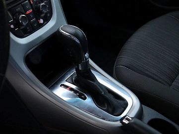 Opel Astra, 2010г, передний привод, автомат