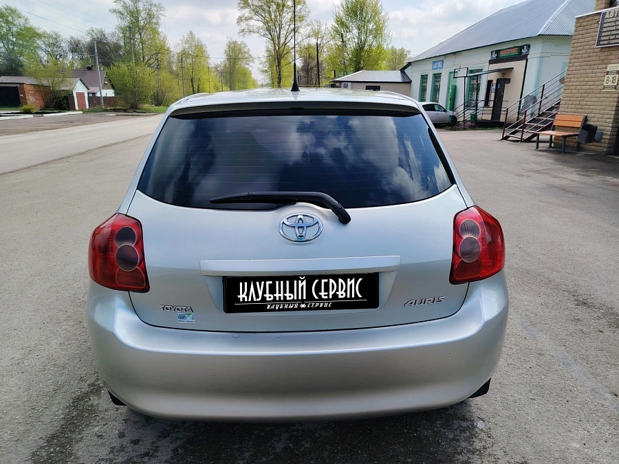 Toyota Auris, 2009г., передний привод, робот