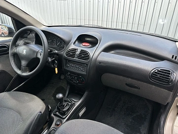 Peugeot 206, 2008г, передний привод, механика