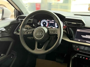 Audi A3, 2023г, передний привод, робот