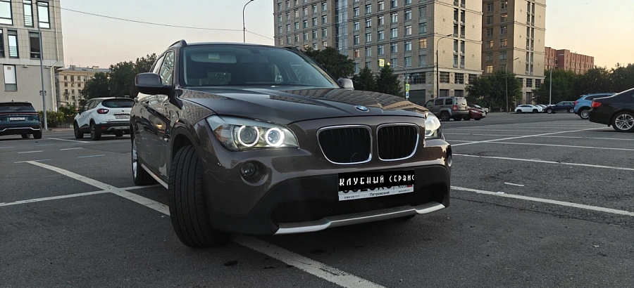 BMW X1, 2011г., задний привод, автомат