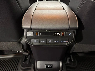 Toyota Highlander, 2021г, полный привод, автомат