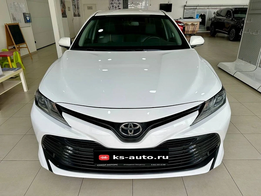 Toyota Camry, 2018г., передний привод, автомат