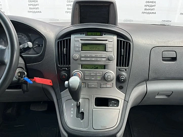Hyundai Grand Starex, 2011г., задний привод, автомат