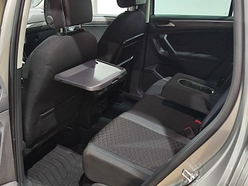 Volkswagen Tiguan, 2018г, передний привод, робот
