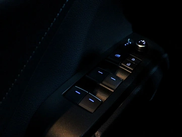 Toyota Camry, 2021г, передний привод, автомат