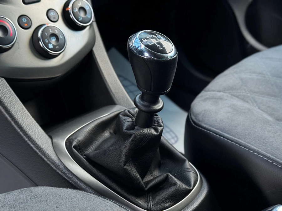 Chevrolet Aveo, 2012г., передний привод, механика