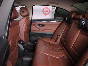 BMW 5 серии, 2015г., задний привод, автомат