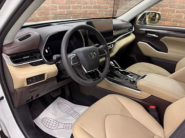 Toyota Highlander, 2025г, полный привод, автомат