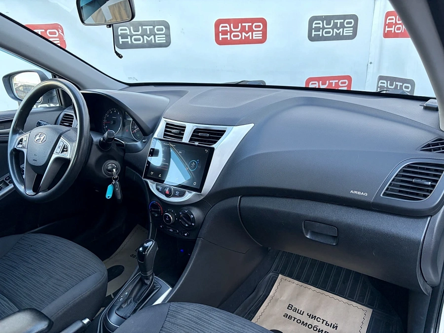 Hyundai Solaris, 2016г., передний привод, автомат