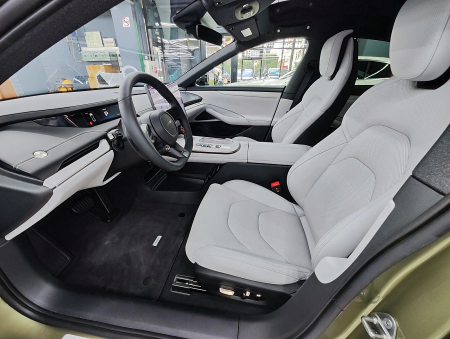 Xiaomi SU7, 2024г., полный привод, автомат