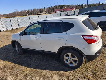 Nissan Qashqai, 2012г, передний привод, вариатор