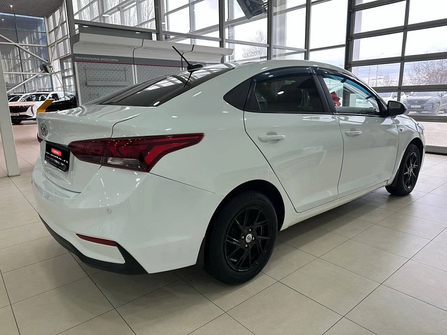 Hyundai Solaris, 2018г., передний привод, автомат