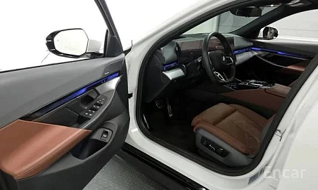 BMW 5 серии, 2024г, полный привод, автомат