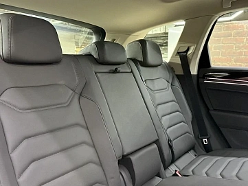 Volkswagen Touareg, 2025г, полный привод, автомат