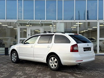 Skoda Octavia, 2009г, передний привод, механика