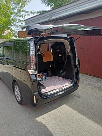 Toyota Voxy, 2014г, передний привод, вариатор