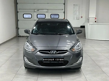 Hyundai Solaris, 2011г, передний привод, автомат