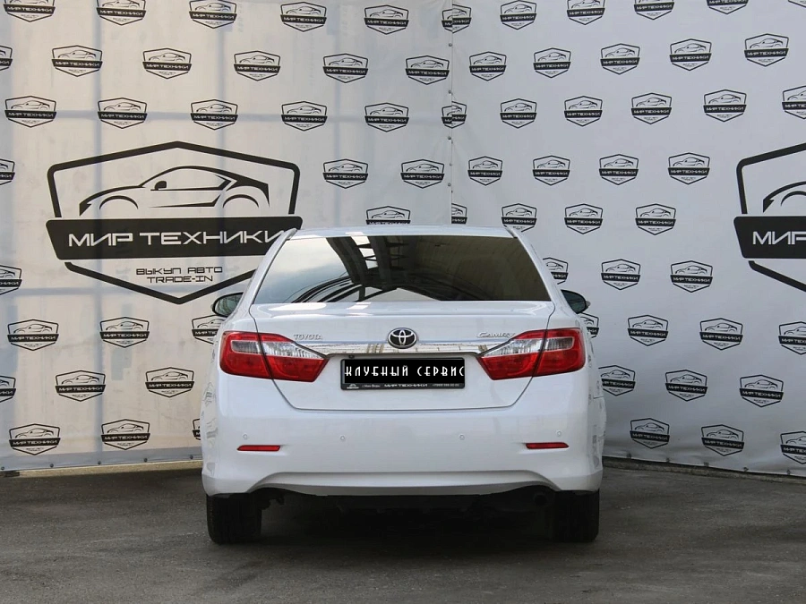 Toyota Camry, 2013г., передний привод, автомат