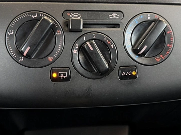 Nissan Tiida, 2012г., передний привод, автомат