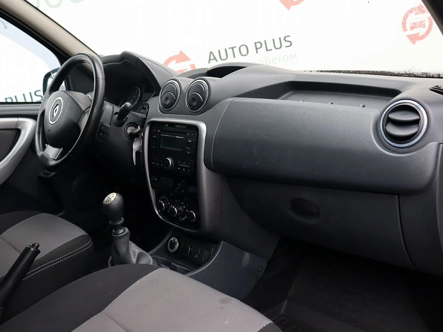 Renault Duster, 2013г., полный привод, механика