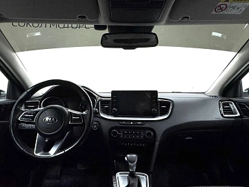 Kia Ceed, 2021г, передний привод, робот