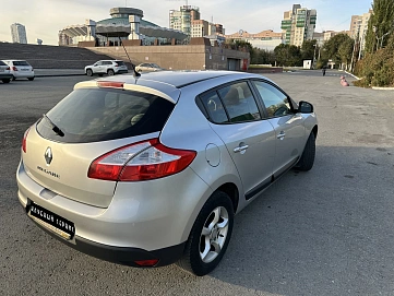 Renault Megane, 2013г, передний привод, вариатор