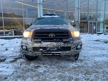 Toyota Sequoia, 2010г, полный привод, автомат