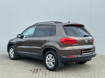 Volkswagen Tiguan, 2015г., полный привод, автомат