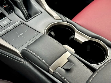 Lexus NX, 2017г, полный привод, вариатор