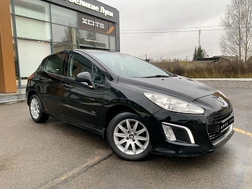 Peugeot 308, 2011г, передний привод, автомат