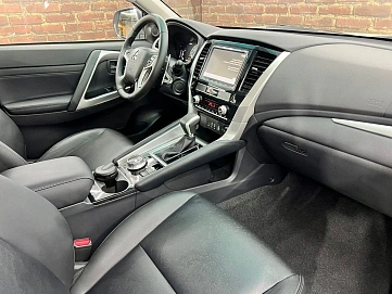 Mitsubishi Montero Sport, 2023г, полный привод, автомат