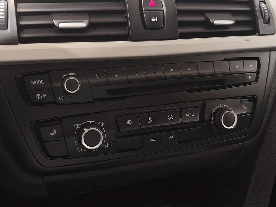 BMW 3 серии, 2015г., задний привод, автомат