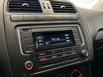 Volkswagen Polo, 2015г, передний привод, автомат